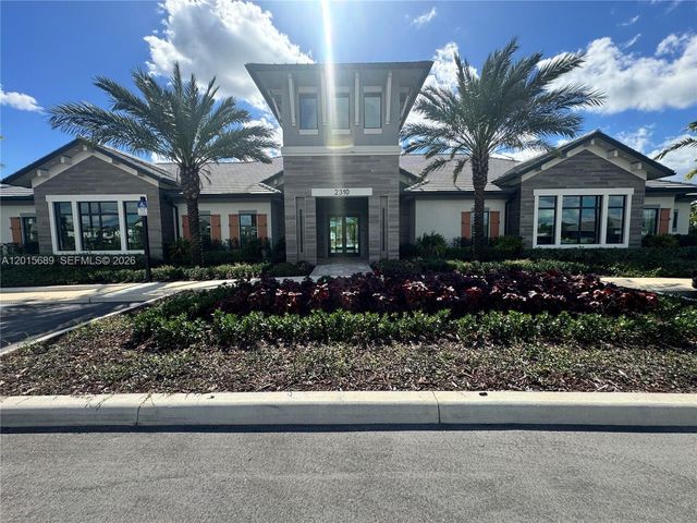 2162 Appleton Circle N, Oakland Park, FL 33309