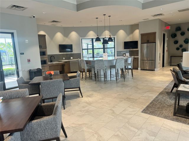 2162 Appleton Circle N, Oakland Park, FL 33309