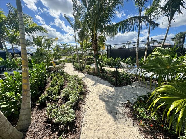2162 Appleton Circle N, Oakland Park, FL 33309