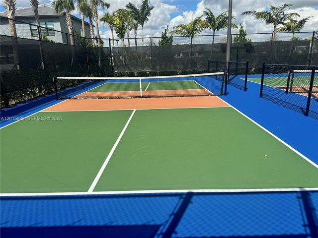 2162 Appleton Circle N, Oakland Park, FL 33309