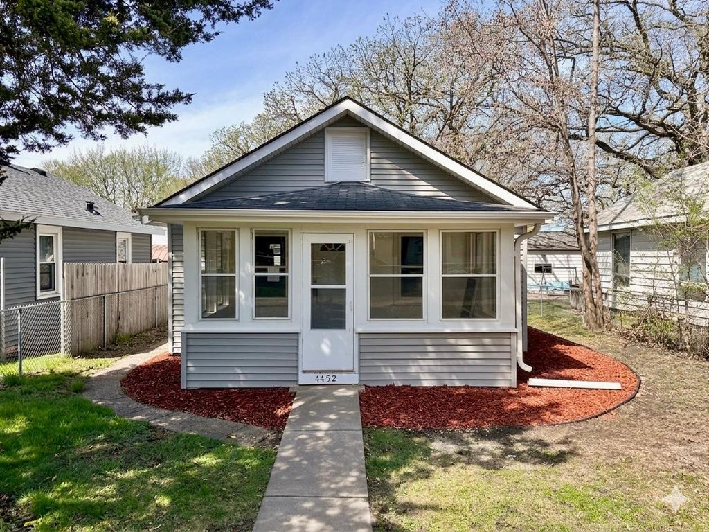 4452 5th Street NE, Columbia Heights, MN 55421