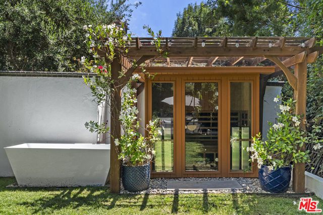 9559 Sherwood Forest Lane, Beverly Hills, CA 90210