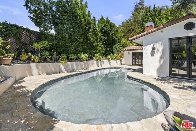 9559 Sherwood Forest Lane, Beverly Hills, CA 90210