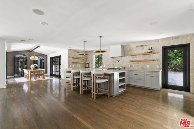 9559 Sherwood Forest Lane, Beverly Hills, CA 90210