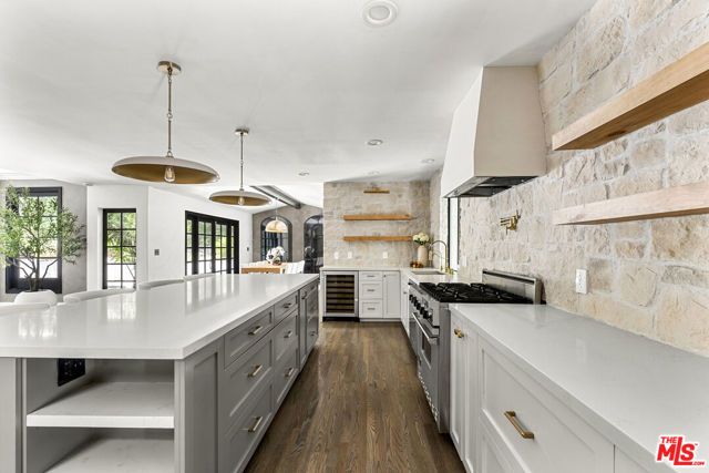 9559 Sherwood Forest Lane, Beverly Hills, CA 90210