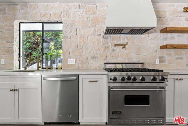 9559 Sherwood Forest Lane, Beverly Hills, CA 90210