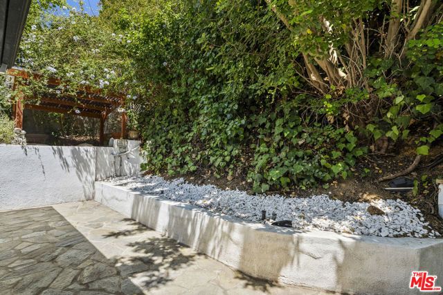 9559 Sherwood Forest Lane, Beverly Hills, CA 90210