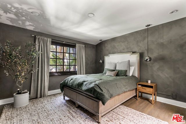 9559 Sherwood Forest Lane, Beverly Hills, CA 90210