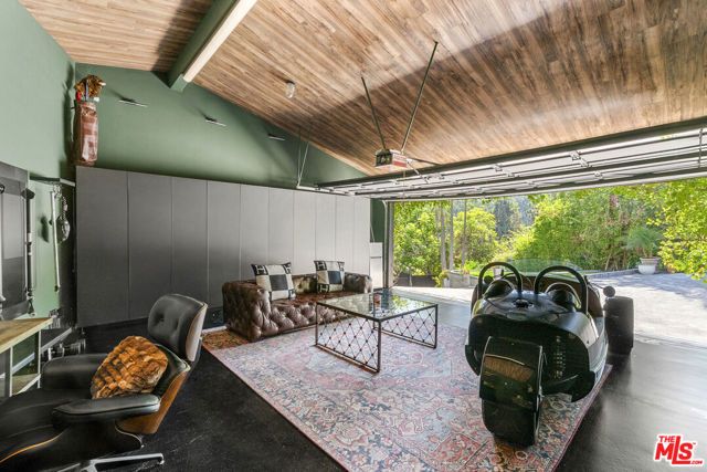 9559 Sherwood Forest Lane, Beverly Hills, CA 90210