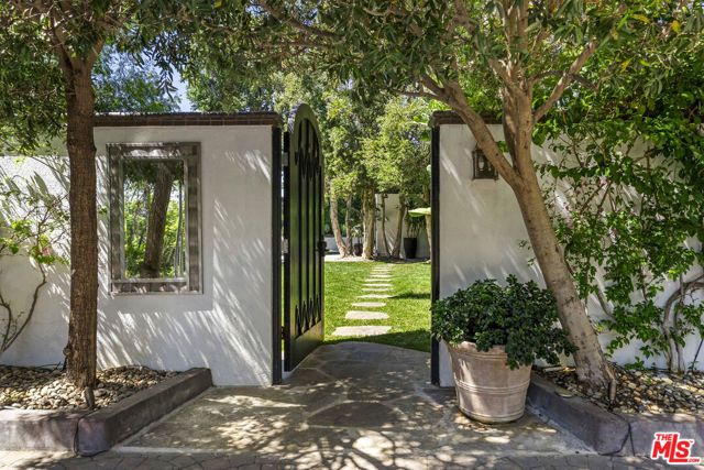 9559 Sherwood Forest Lane, Beverly Hills, CA 90210