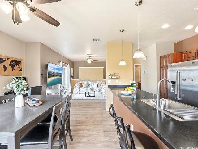 550 Kunehi Street 202, Kapolei, HI 96707