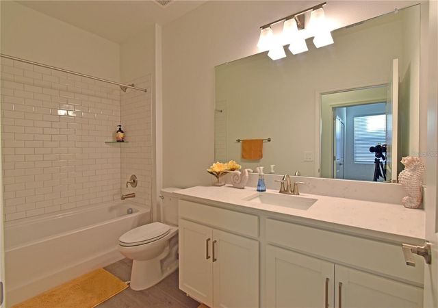 17304 BANDED GOLD LANE, Wimauma, FL 33598