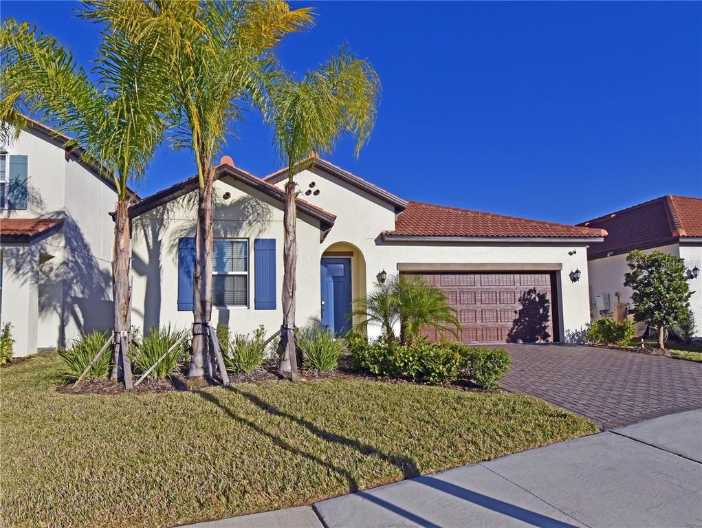 Image 4 of property listing at 17304 BANDED GOLD LANE, Wimauma, FL 33598