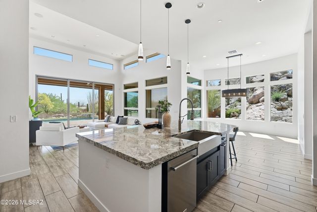 1915 Tortolita Mountain Circle, Oro Valley, AZ 85755