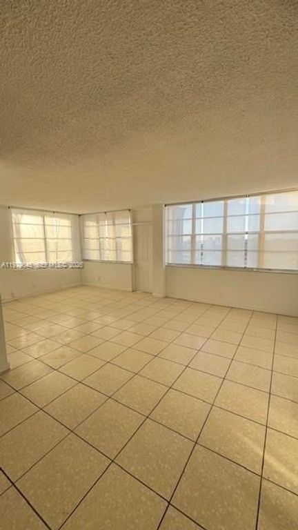 2025 NE 164th St 616, North Miami Beach, FL 33162