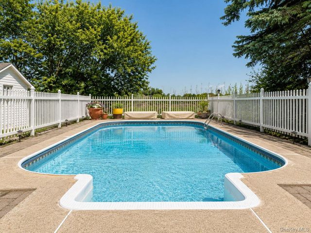 10 James Street, Pine Bush, NY 12566