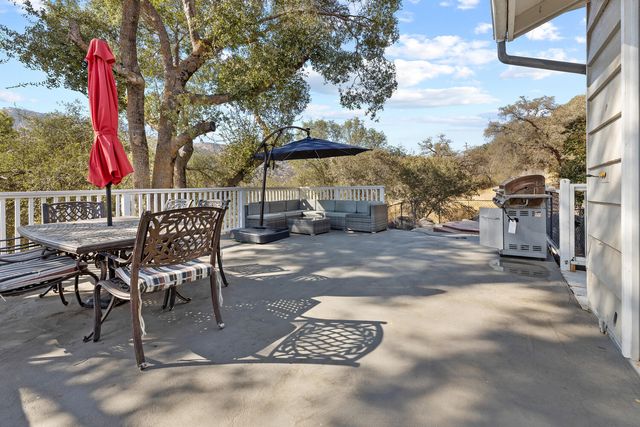 43157 Redstone Lane, Three Rivers, CA 93271