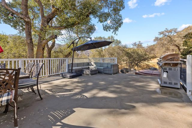 43157 Redstone Lane, Three Rivers, CA 93271