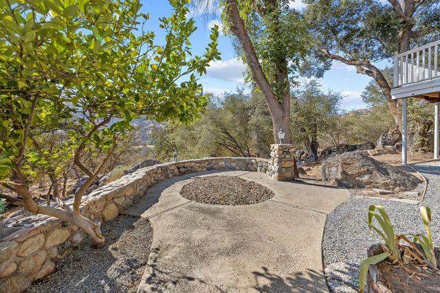 43157 Redstone Lane, Three Rivers, CA 93271