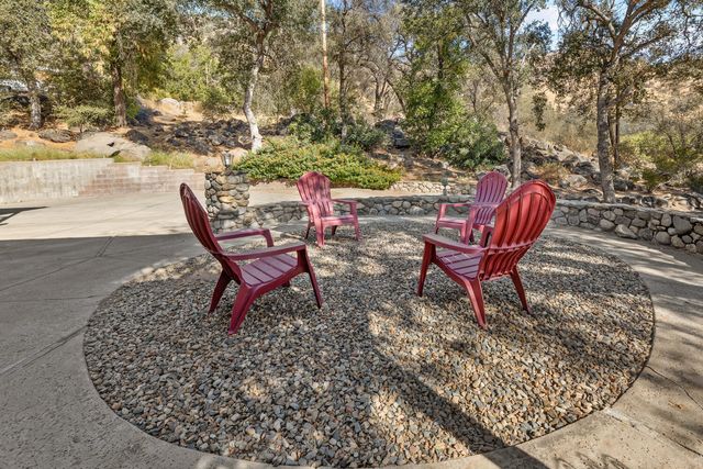 43157 Redstone Lane, Three Rivers, CA 93271