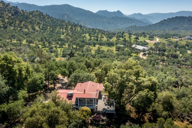 43157 Redstone Lane, Three Rivers, CA 93271