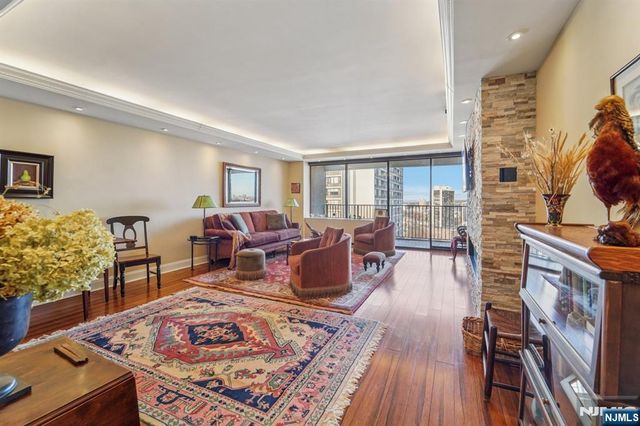 5 Horizon Road 2504, Fort Lee, NJ 07024