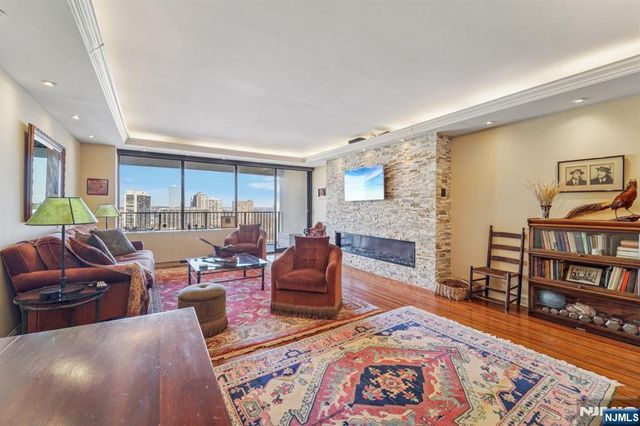 5 Horizon Road 2504, Fort Lee, NJ 07024