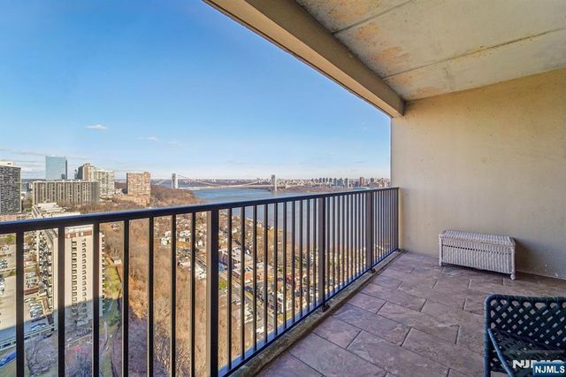 5 Horizon Road 2504, Fort Lee, NJ 07024