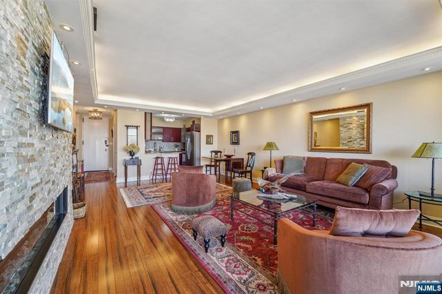 5 Horizon Road 2504, Fort Lee, NJ 07024