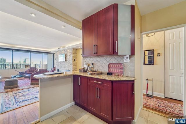 5 Horizon Road 2504, Fort Lee, NJ 07024