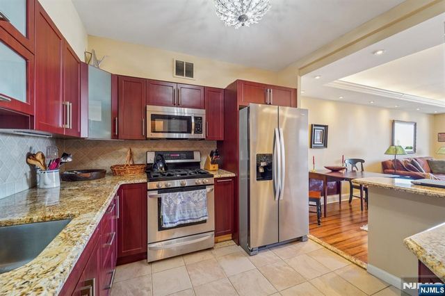 5 Horizon Road 2504, Fort Lee, NJ 07024