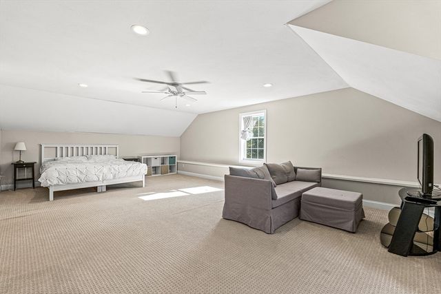 176 Washington St 176, Reading, MA 01867