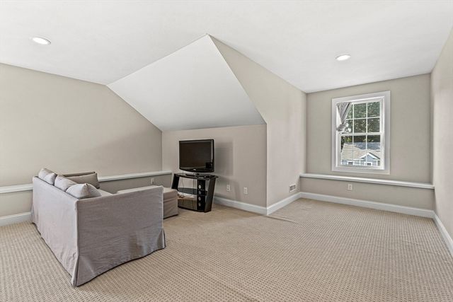 176 Washington St 176, Reading, MA 01867