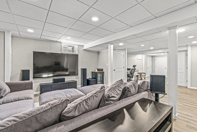 176 Washington St 176, Reading, MA 01867