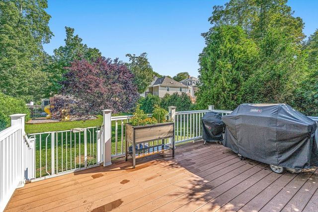 176 Washington St 176, Reading, MA 01867