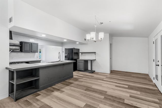 1524 E Avenue B, Temple, TX 76501