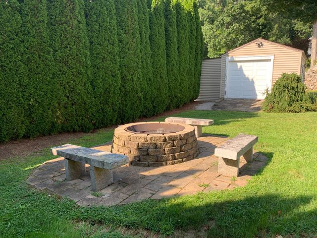 31 Servant Way, Southbridge, MA 01550