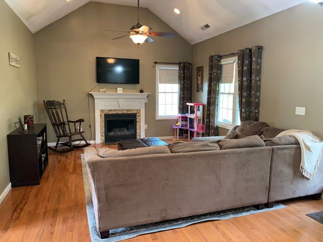 31 Servant Way, Southbridge, MA 01550