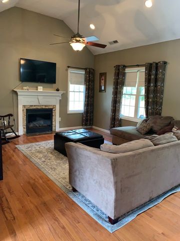 31 Servant Way, Southbridge, MA 01550