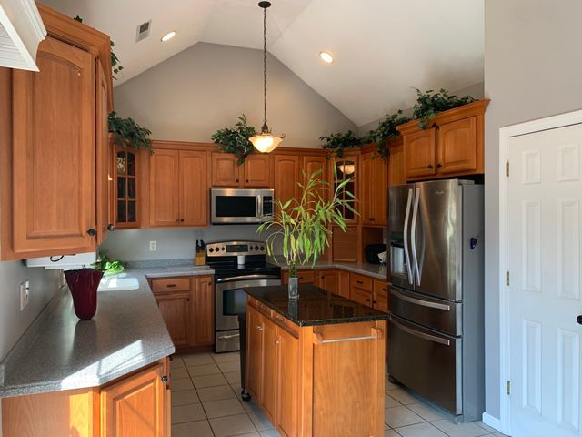 31 Servant Way, Southbridge, MA 01550