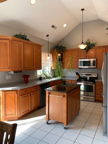 31 Servant Way, Southbridge, MA 01550