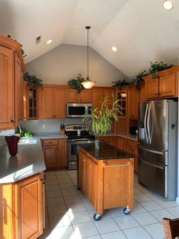 31 Servant Way, Southbridge, MA 01550