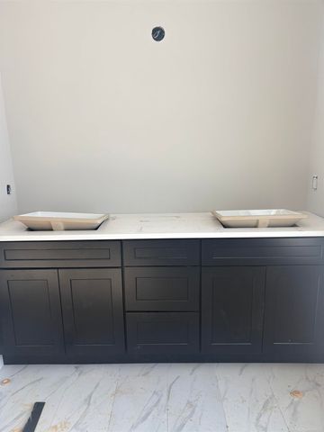 10505 Excalibur Drive, Shelby Twp, MI 48315