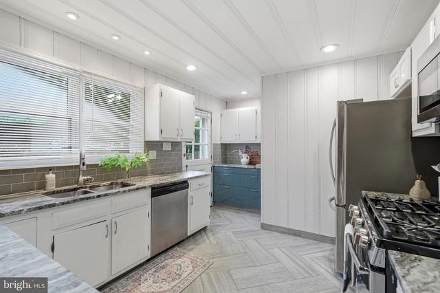 30 HARDING AVE, Cherry Hill, NJ 08002