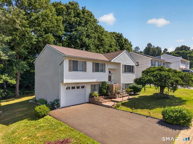 35 Mallard Lane, East Haven, CT 06512
