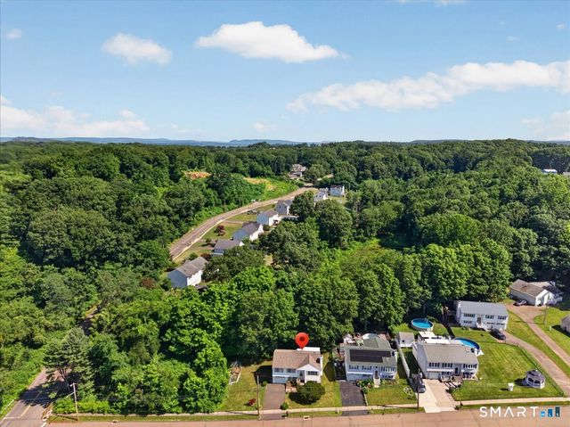 35 Mallard Lane, East Haven, CT 06512