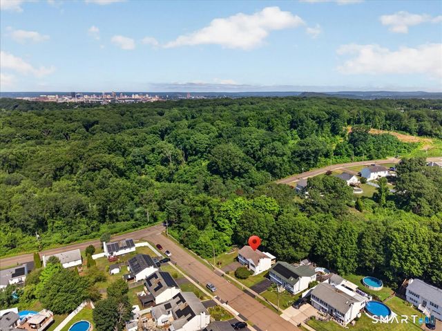 35 Mallard Lane, East Haven, CT 06512