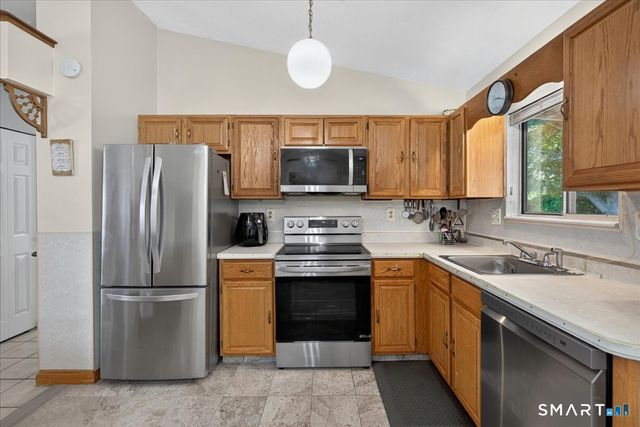 35 Mallard Lane, East Haven, CT 06512