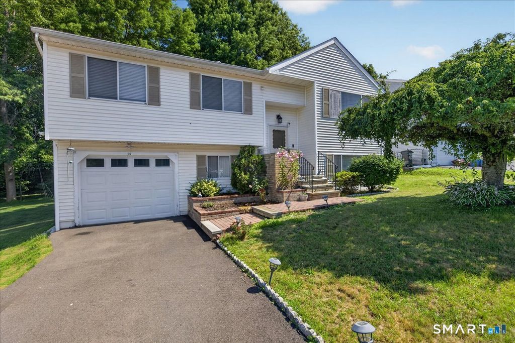 35 Mallard Lane, East Haven, CT 06512