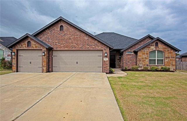 1906 Cypress Street, Bentonville, AR 72713